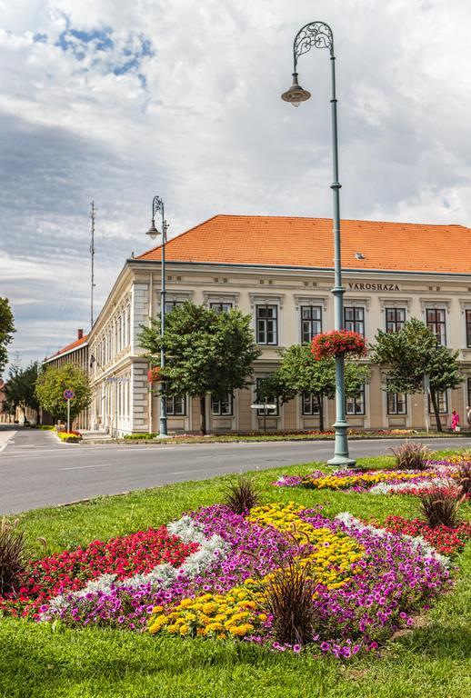 Atmoszfera Apartman Sárvár Eksteriør bilde